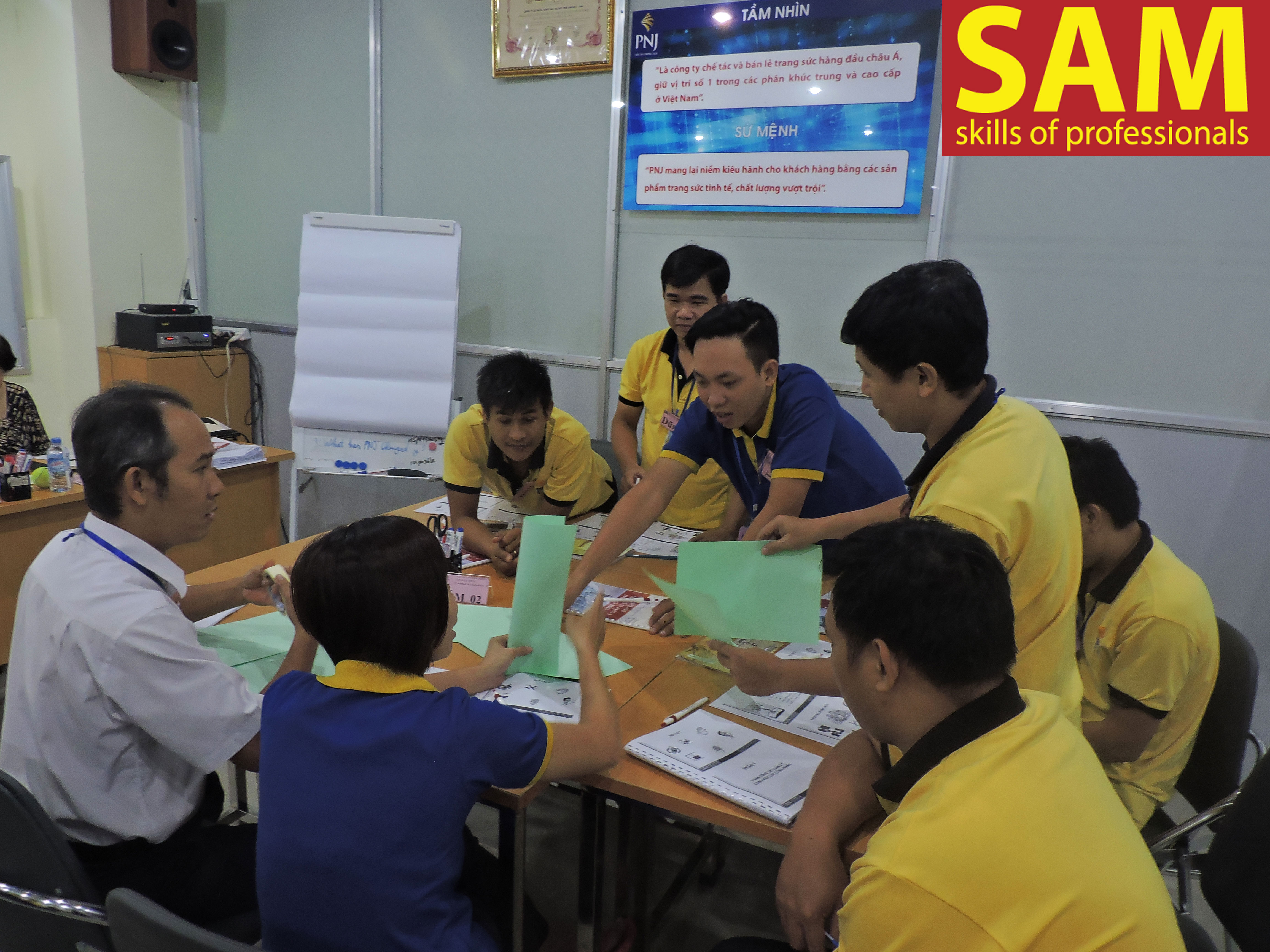 Chương trình đào tạo " Kỹ Năng Giám Sát Và Quản Lý Đội Ngủ Trong Sản Xuất" Tại Công Ty Cô Phần Vàng Bạc Đá Quý PNJ Ngày 16, 17/10/2017 - ảnh 27