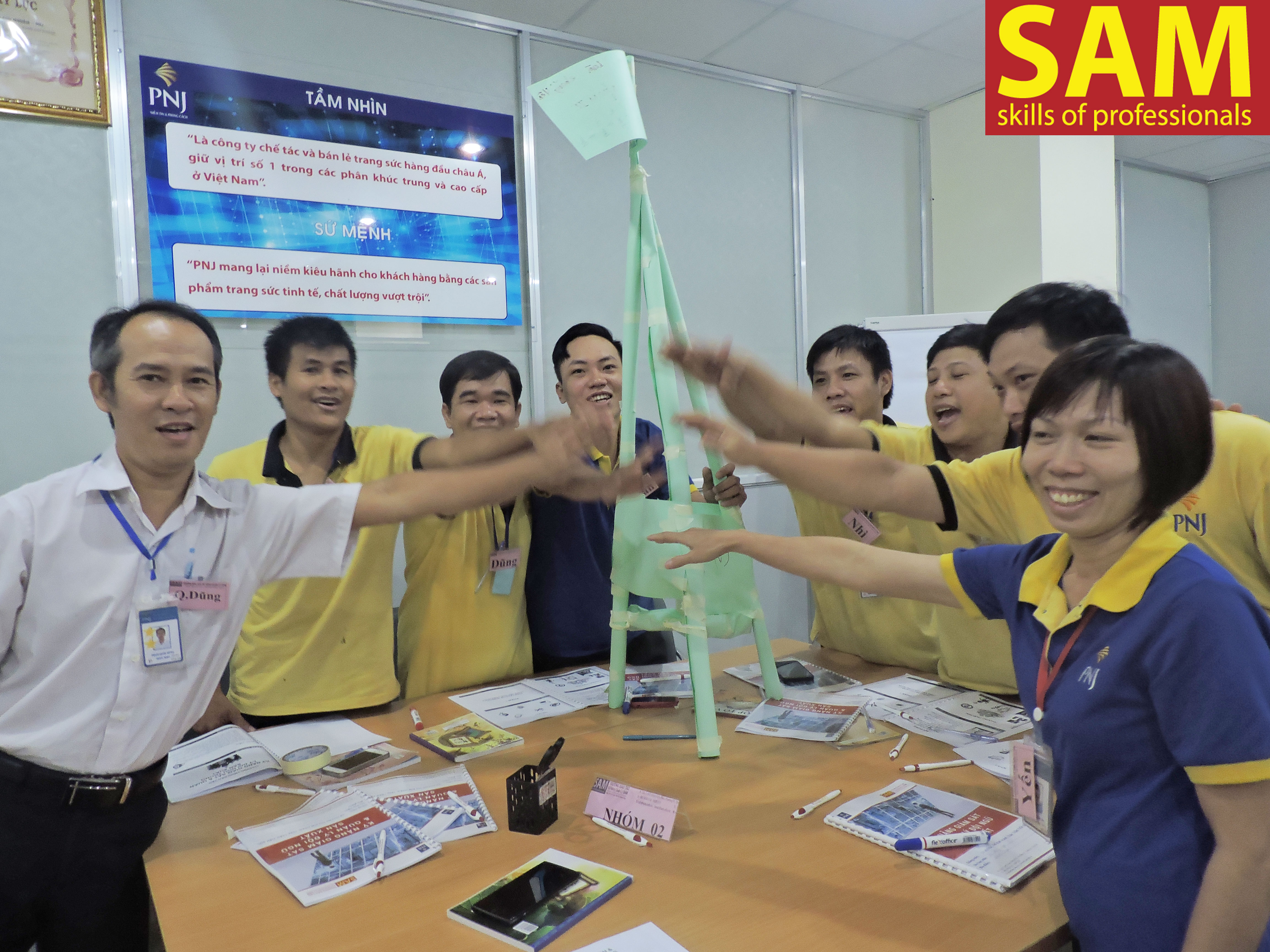 Chương trình đào tạo " Kỹ Năng Giám Sát Và Quản Lý Đội Ngủ Trong Sản Xuất" Tại Công Ty Cô Phần Vàng Bạc Đá Quý PNJ Ngày 16, 17/10/2017 - ảnh 24