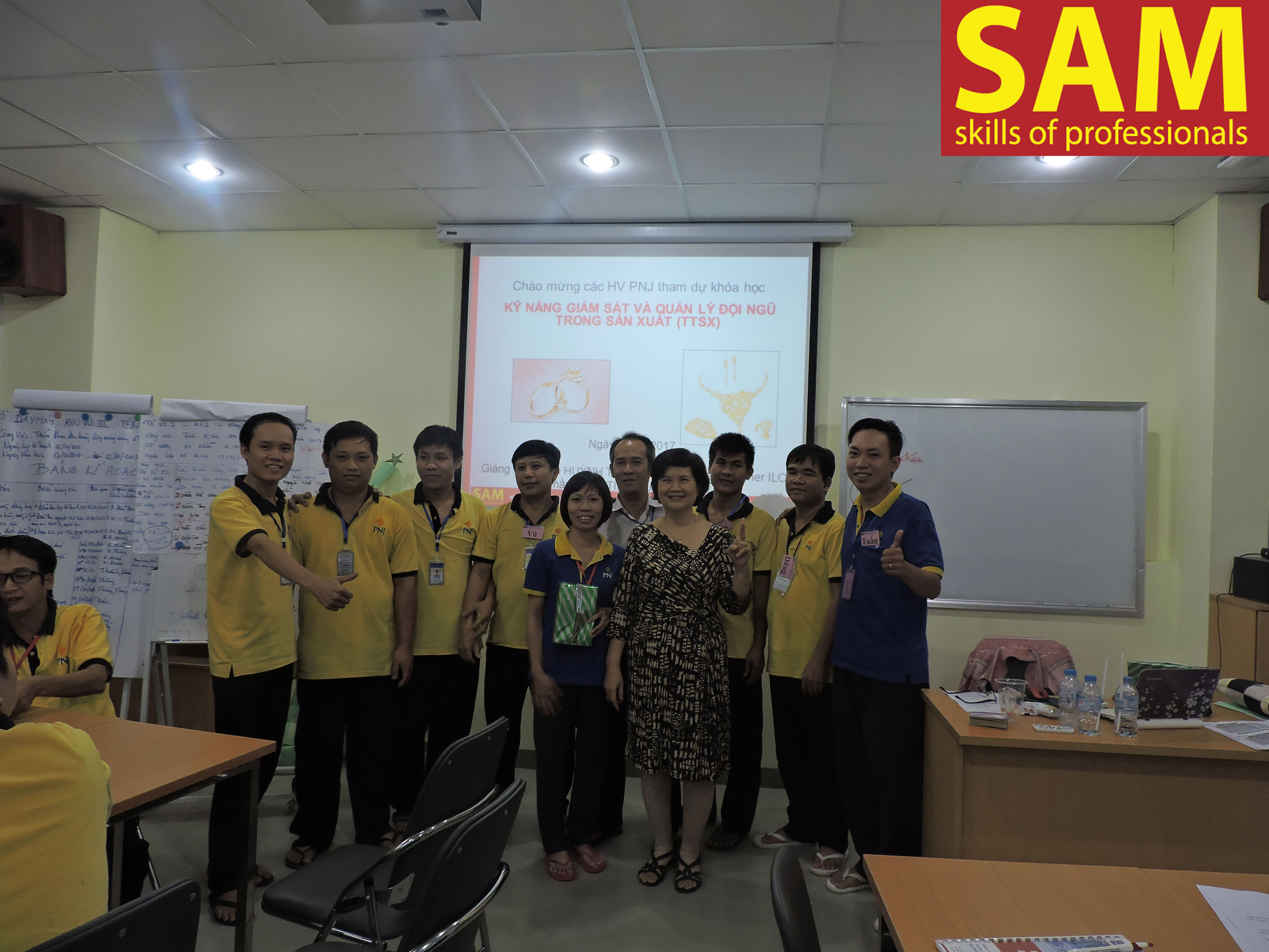 Chương trình đào tạo " Kỹ Năng Giám Sát Và Quản Lý Đội Ngủ Trong Sản Xuất" Tại Công Ty Cô Phần Vàng Bạc Đá Quý PNJ Ngày 16, 17/10/2017 - ảnh 13