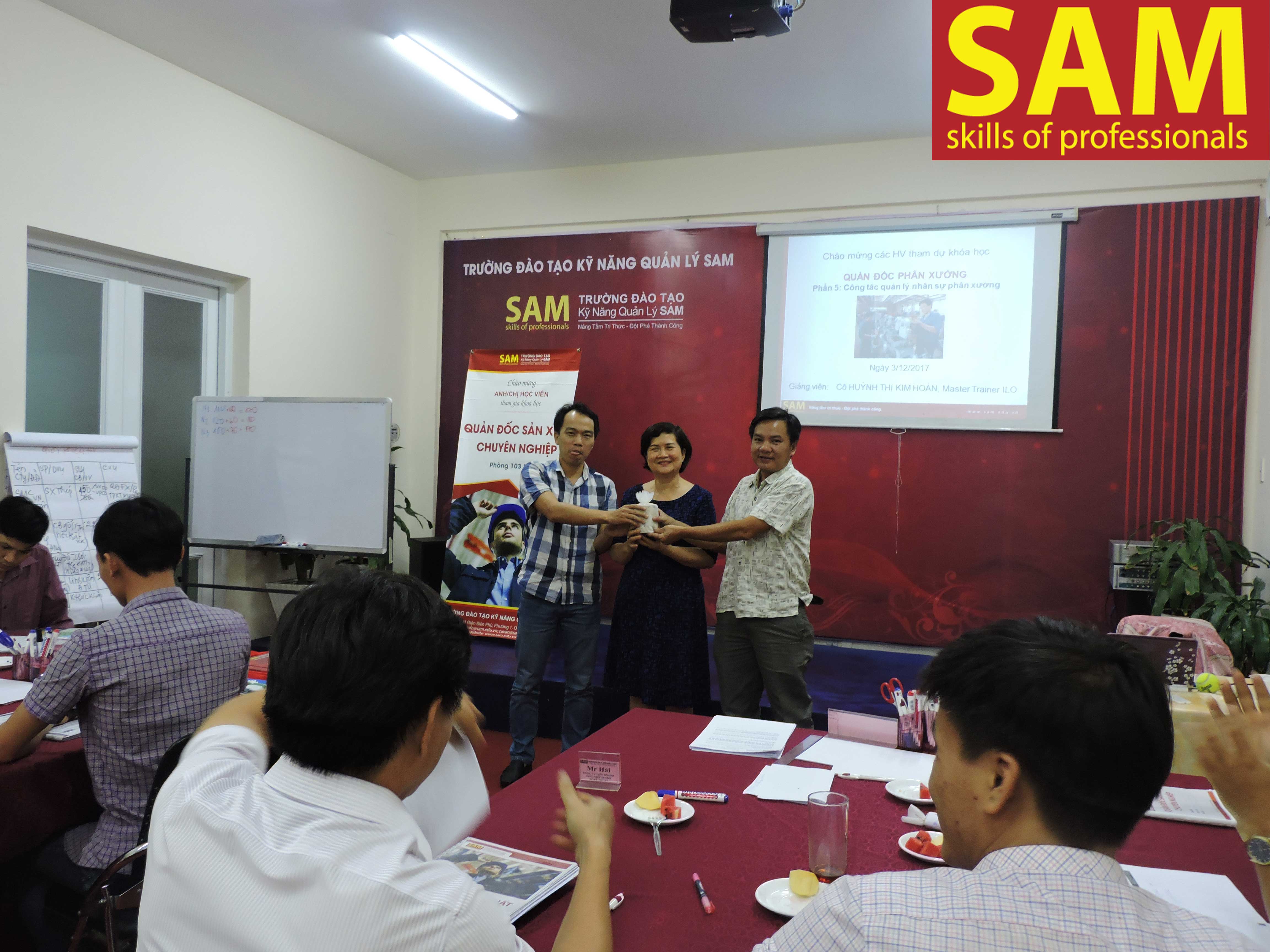 Chương trình đào tạo “Quản đốc Sản xuất chuyên nghiệp – Professional Production Supervisor"  Ngày 25,26/11 - 2,3/12/2017 - ảnh 11