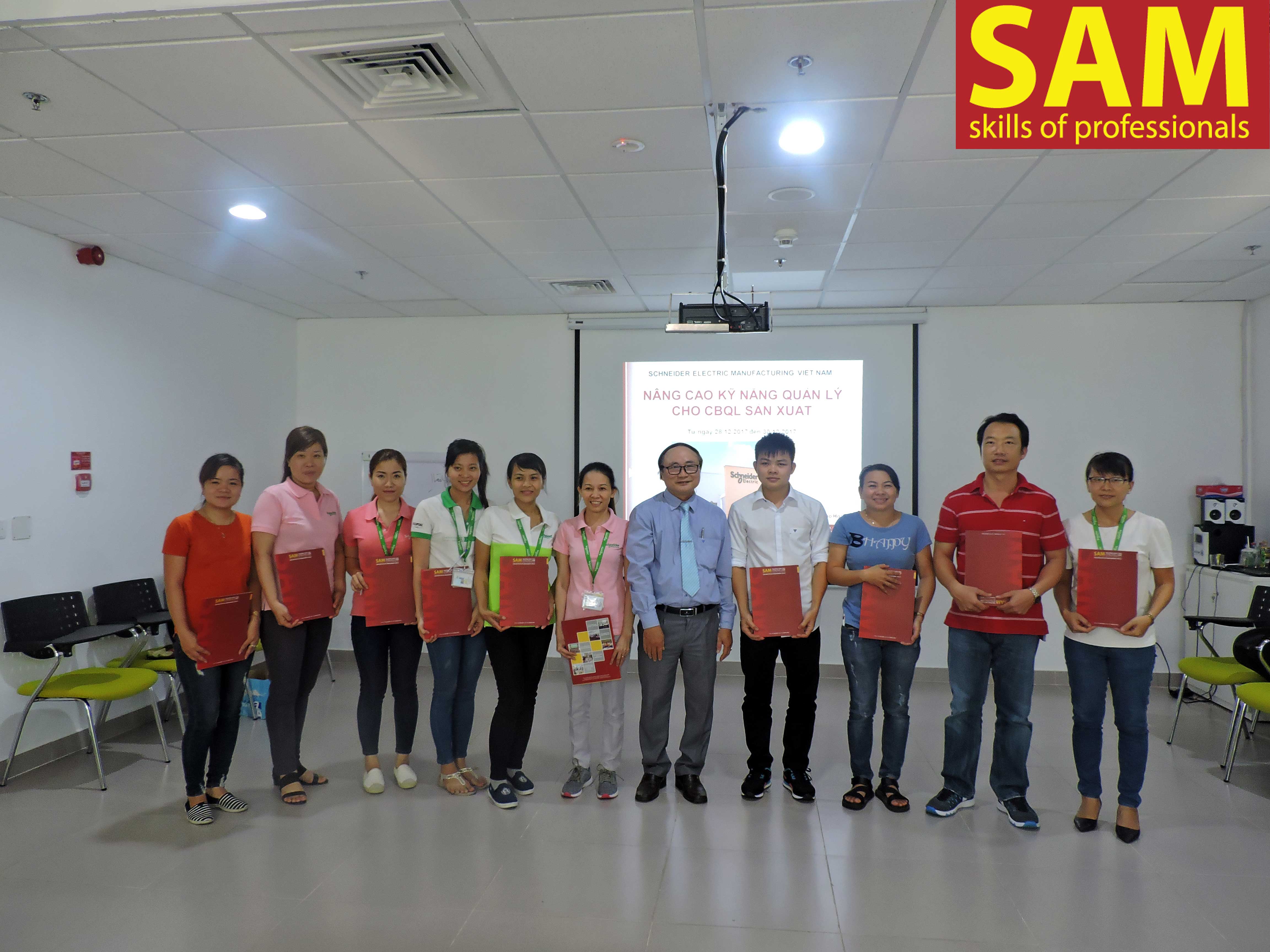 Chương trình đào tạo " Nâng Cao Kỹ Năng Quản Lý Khối Sản Xuất Trực Tiếp" tại công ty TNHH Sheider Electric Manufacturing Việt Nam Ngày 28,30/12/2017 - ảnh 9