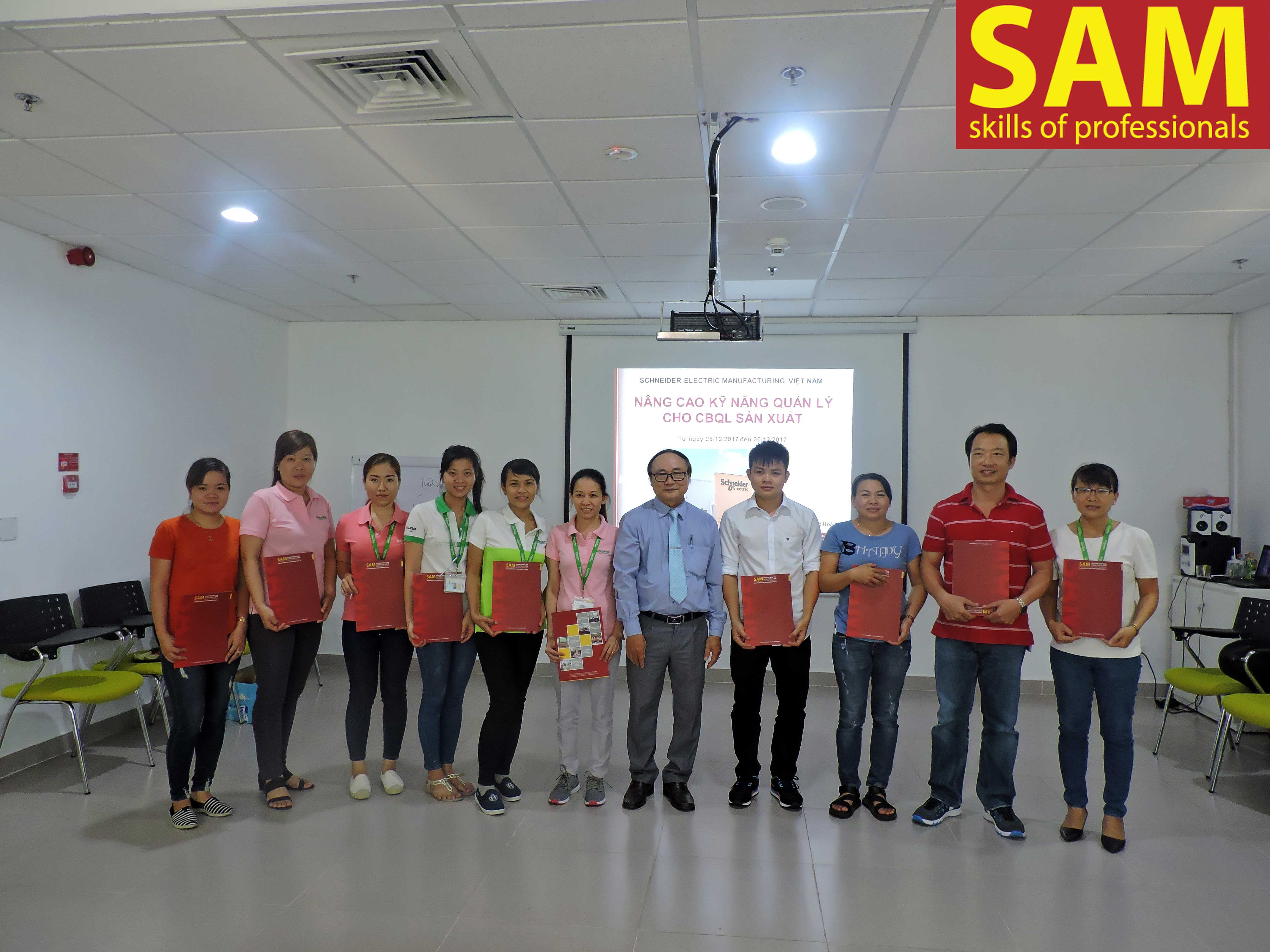 Chương trình đào tạo " Nâng Cao Kỹ Năng Quản Lý Khối Sản Xuất Trực Tiếp" tại công ty TNHH Sheider Electric Manufacturing Việt Nam Ngày 28,30/12/2017 - ảnh 8