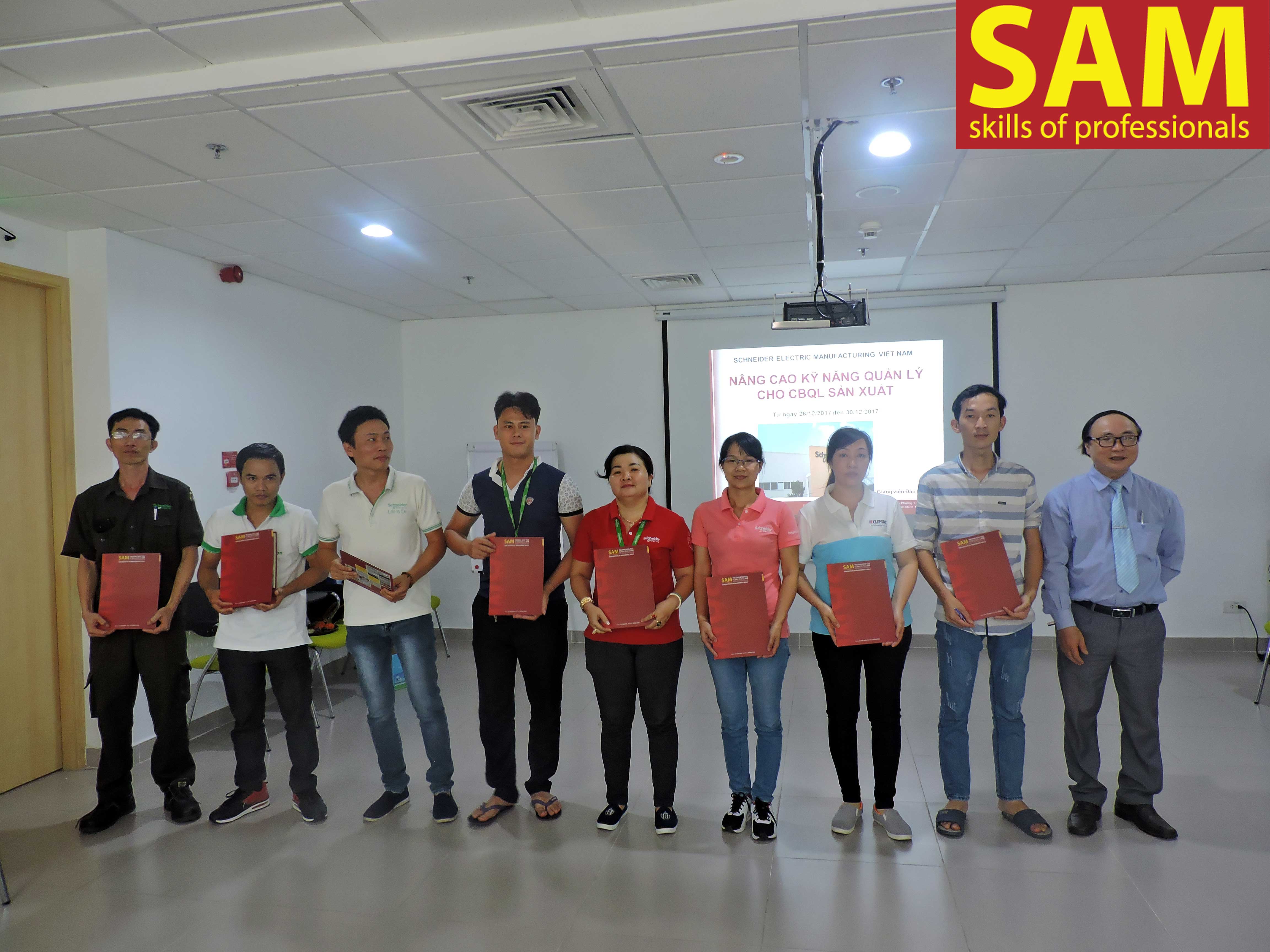 Chương trình đào tạo " Nâng Cao Kỹ Năng Quản Lý Khối Sản Xuất Trực Tiếp" tại công ty TNHH Sheider Electric Manufacturing Việt Nam Ngày 28,30/12/2017 - ảnh 3
