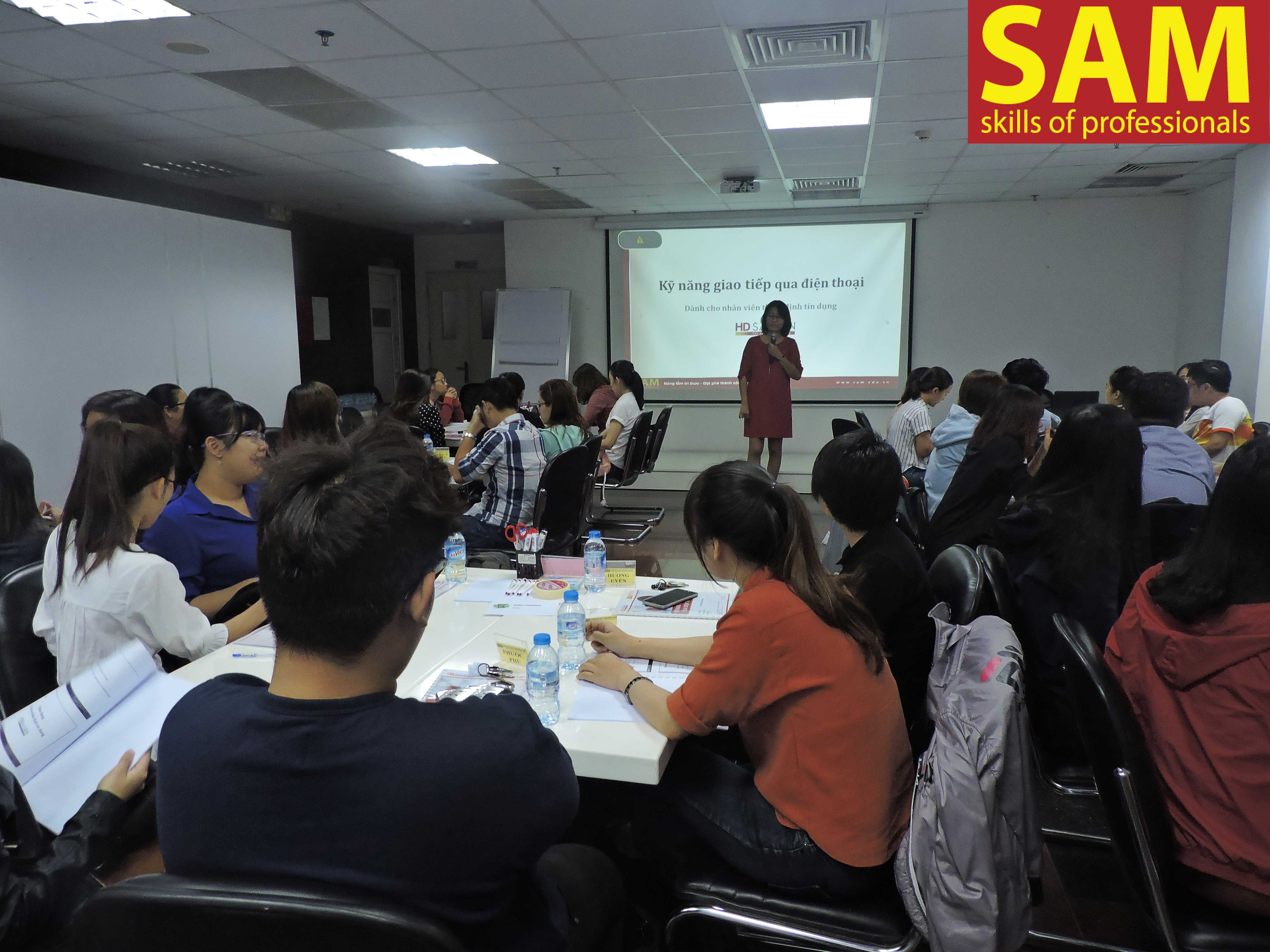 Khóa đào tạo “ Kỹ Năng Giao Tiếp Qua Điện Thoại” - Telesales Skills Tại Công Ty Tài Chính TNHH HD SAISON Ngày 26/12/2017 - ảnh 33