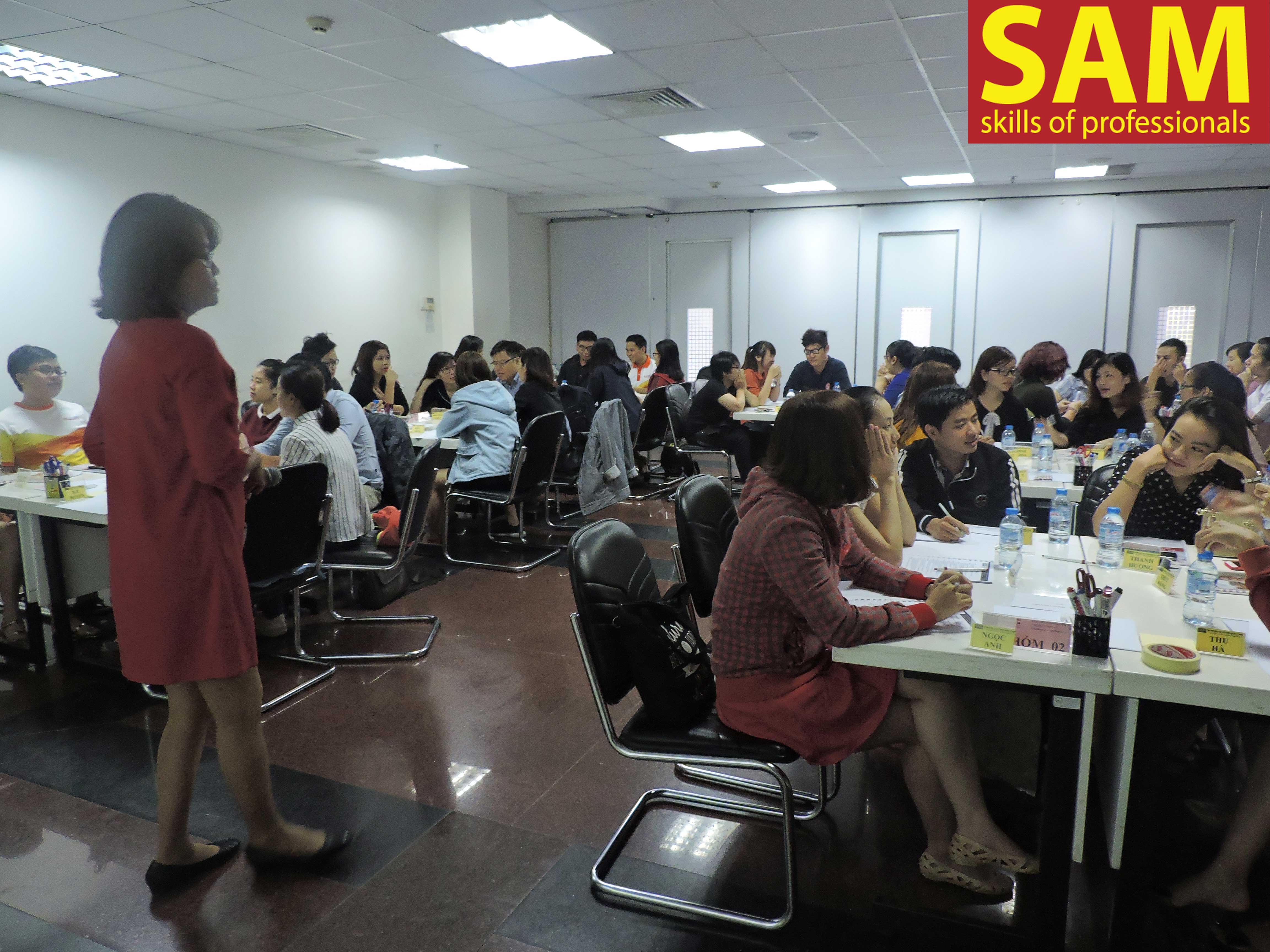 Khóa đào tạo “ Kỹ Năng Giao Tiếp Qua Điện Thoại” - Telesales Skills Tại Công Ty Tài Chính TNHH HD SAISON Ngày 26/12/2017 - ảnh 30