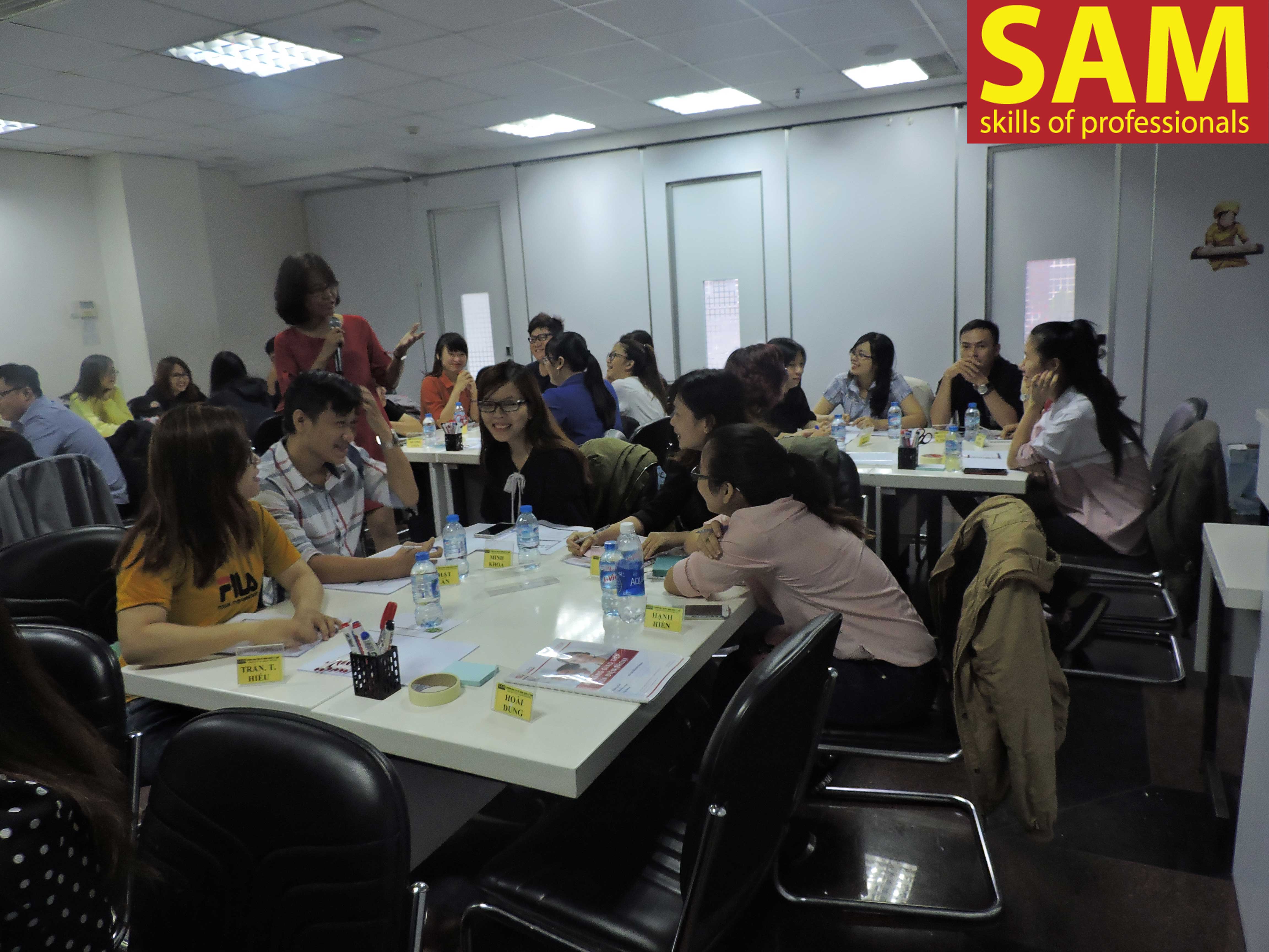 Khóa đào tạo “ Kỹ Năng Giao Tiếp Qua Điện Thoại” - Telesales Skills Tại Công Ty Tài Chính TNHH HD SAISON Ngày 26/12/2017 - ảnh 28