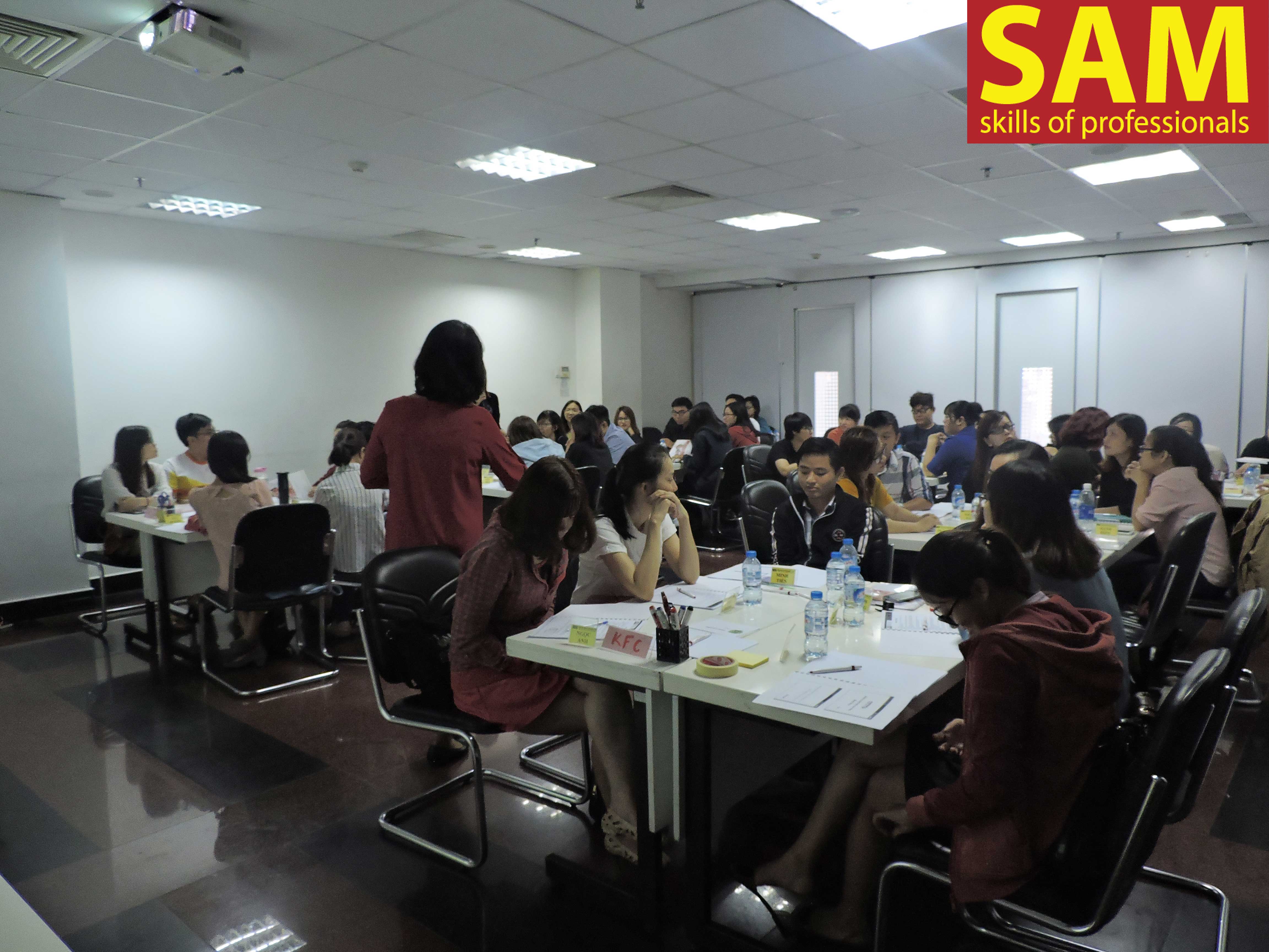 Khóa đào tạo “ Kỹ Năng Giao Tiếp Qua Điện Thoại” - Telesales Skills Tại Công Ty Tài Chính TNHH HD SAISON Ngày 26/12/2017 - ảnh 23