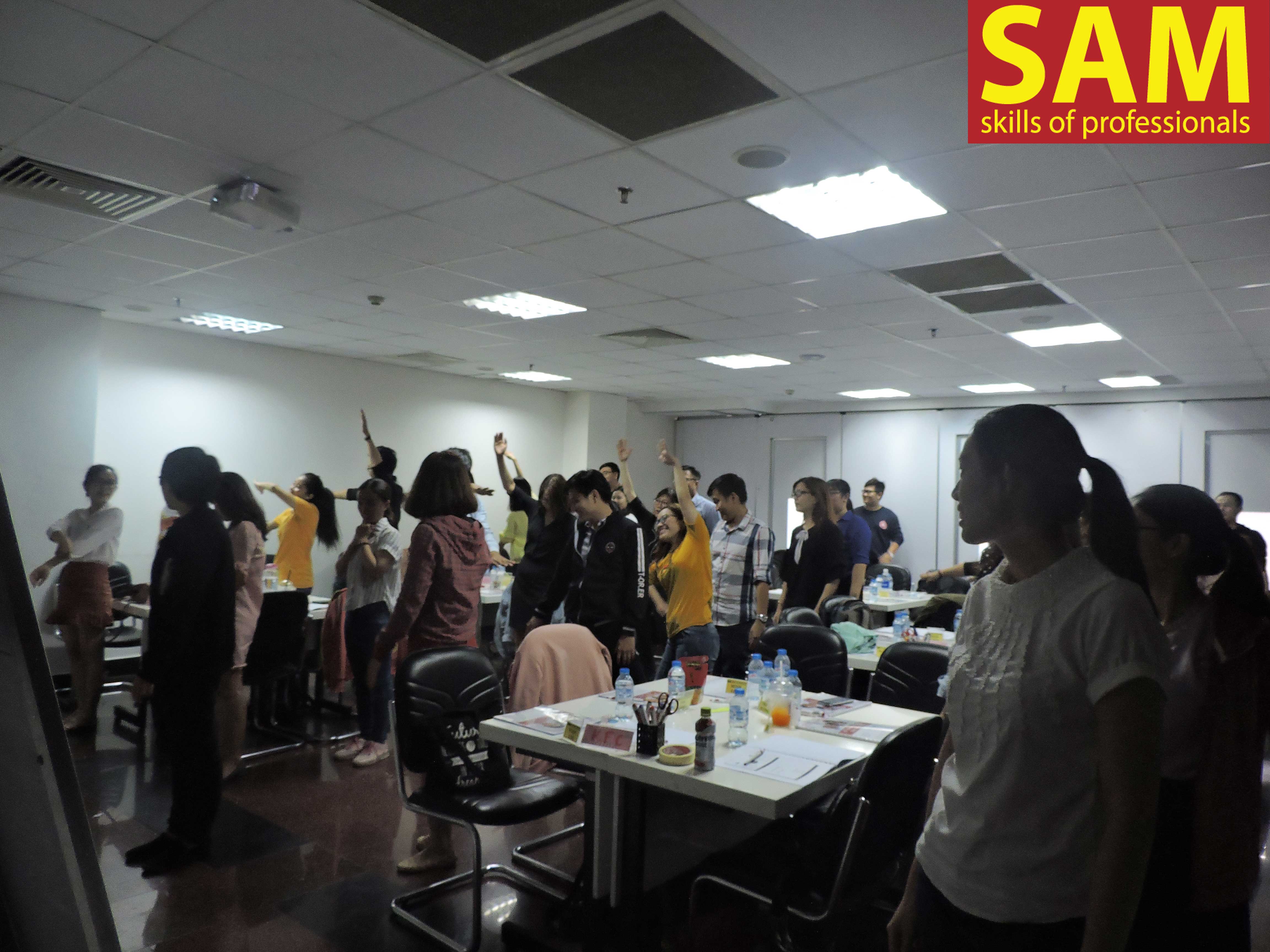 Khóa đào tạo “ Kỹ Năng Giao Tiếp Qua Điện Thoại” - Telesales Skills Tại Công Ty Tài Chính TNHH HD SAISON Ngày 26/12/2017 - ảnh 17