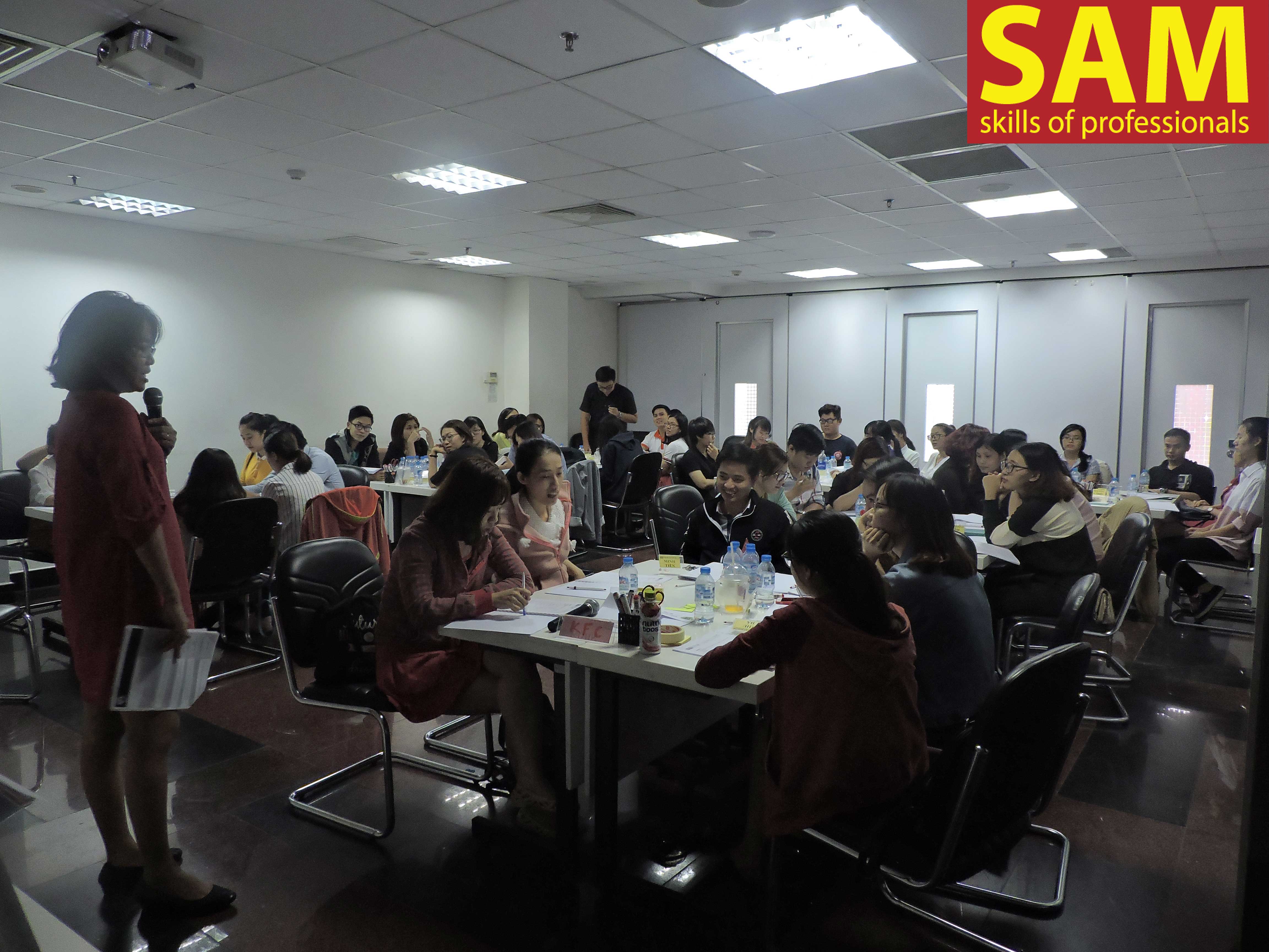 Khóa đào tạo “ Kỹ Năng Giao Tiếp Qua Điện Thoại” - Telesales Skills Tại Công Ty Tài Chính TNHH HD SAISON Ngày 26/12/2017 - ảnh 9