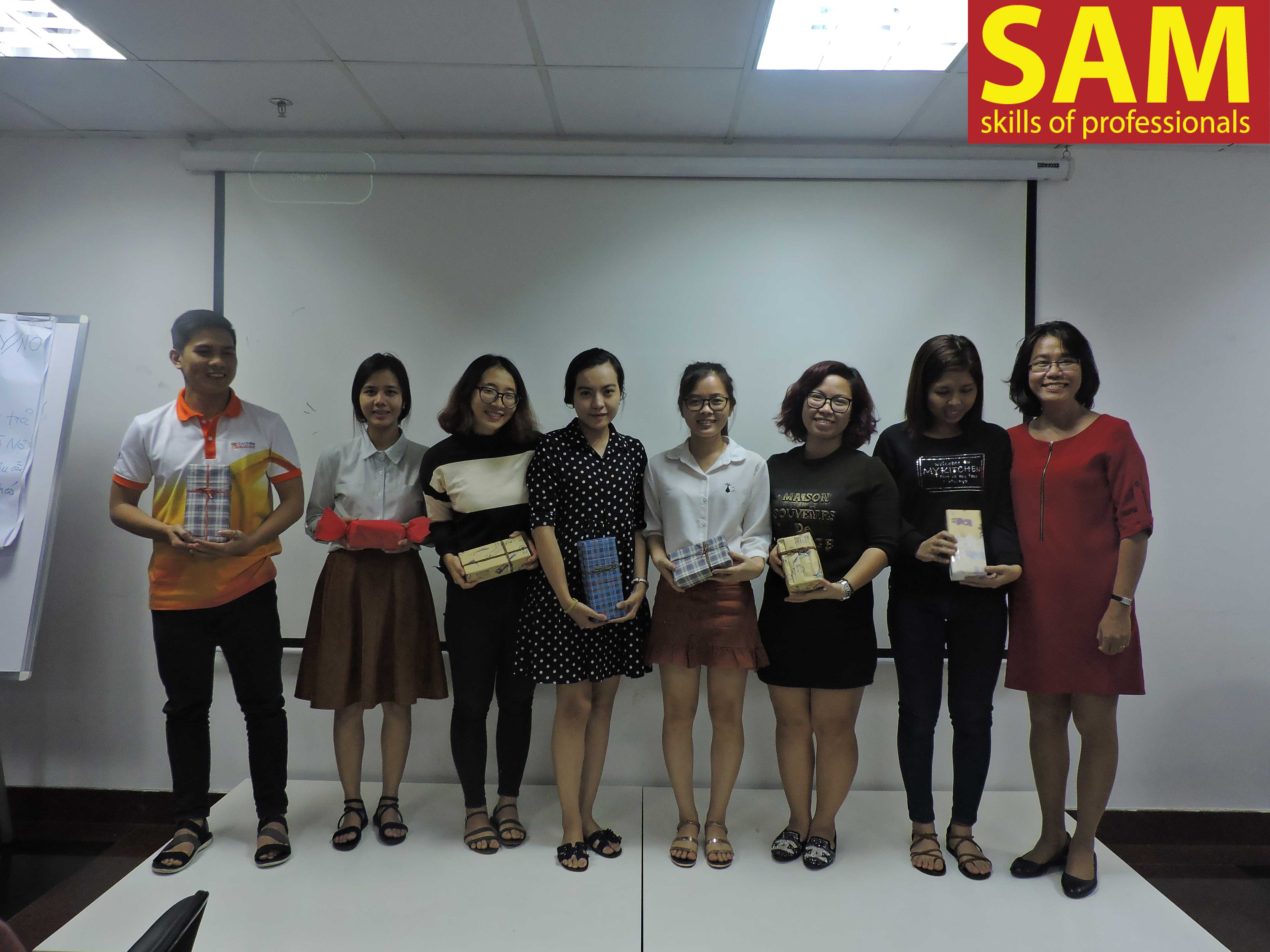 Khóa đào tạo “ Kỹ Năng Giao Tiếp Qua Điện Thoại” - Telesales Skills Tại Công Ty Tài Chính TNHH HD SAISON Ngày 26/12/2017 - ảnh 6