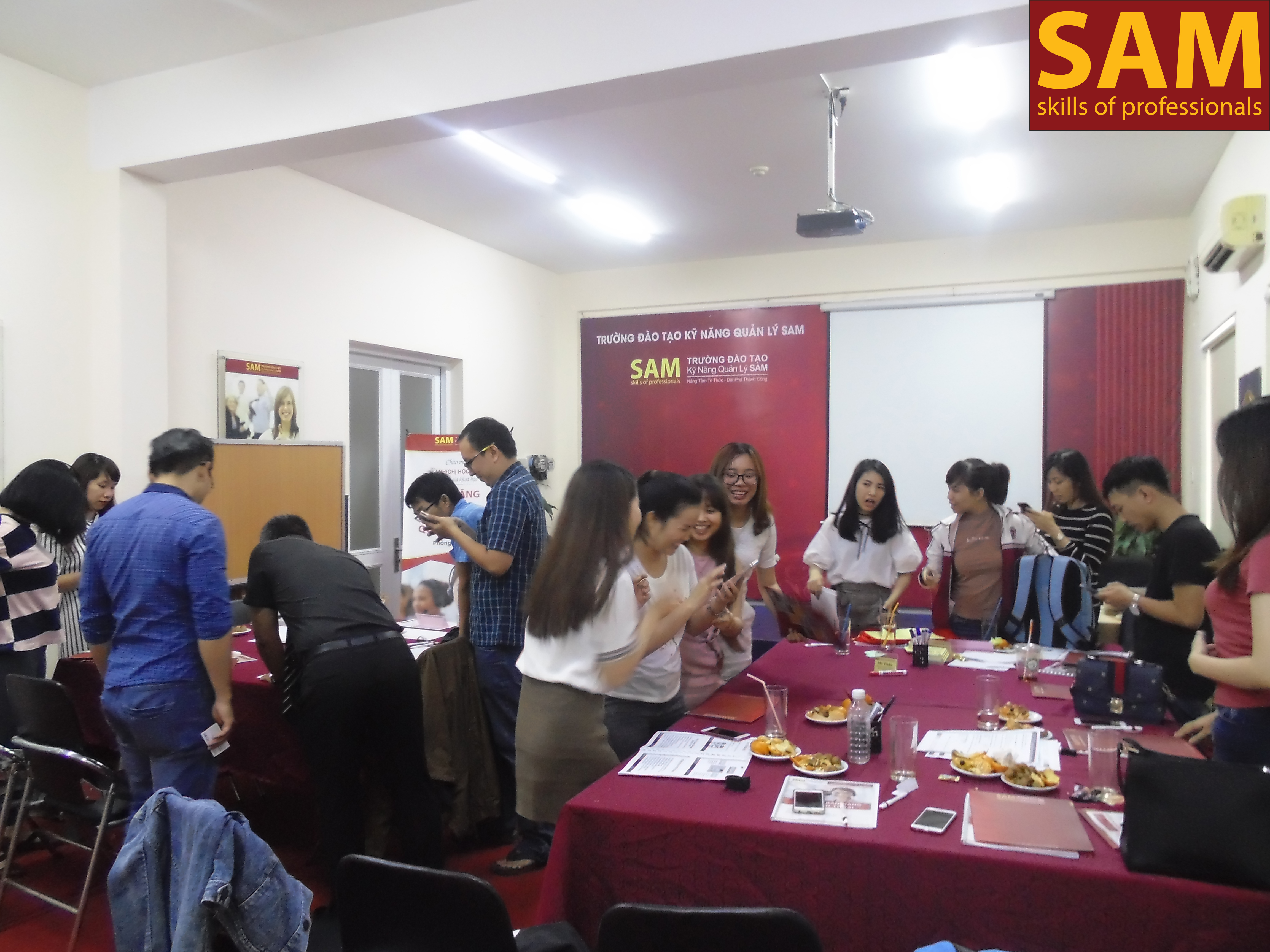Khóa Đào Tạo " Kỹ Năng Bán Hàng Qua Điện Thoại " Ngày 21,22/4/2018 - ảnh 3