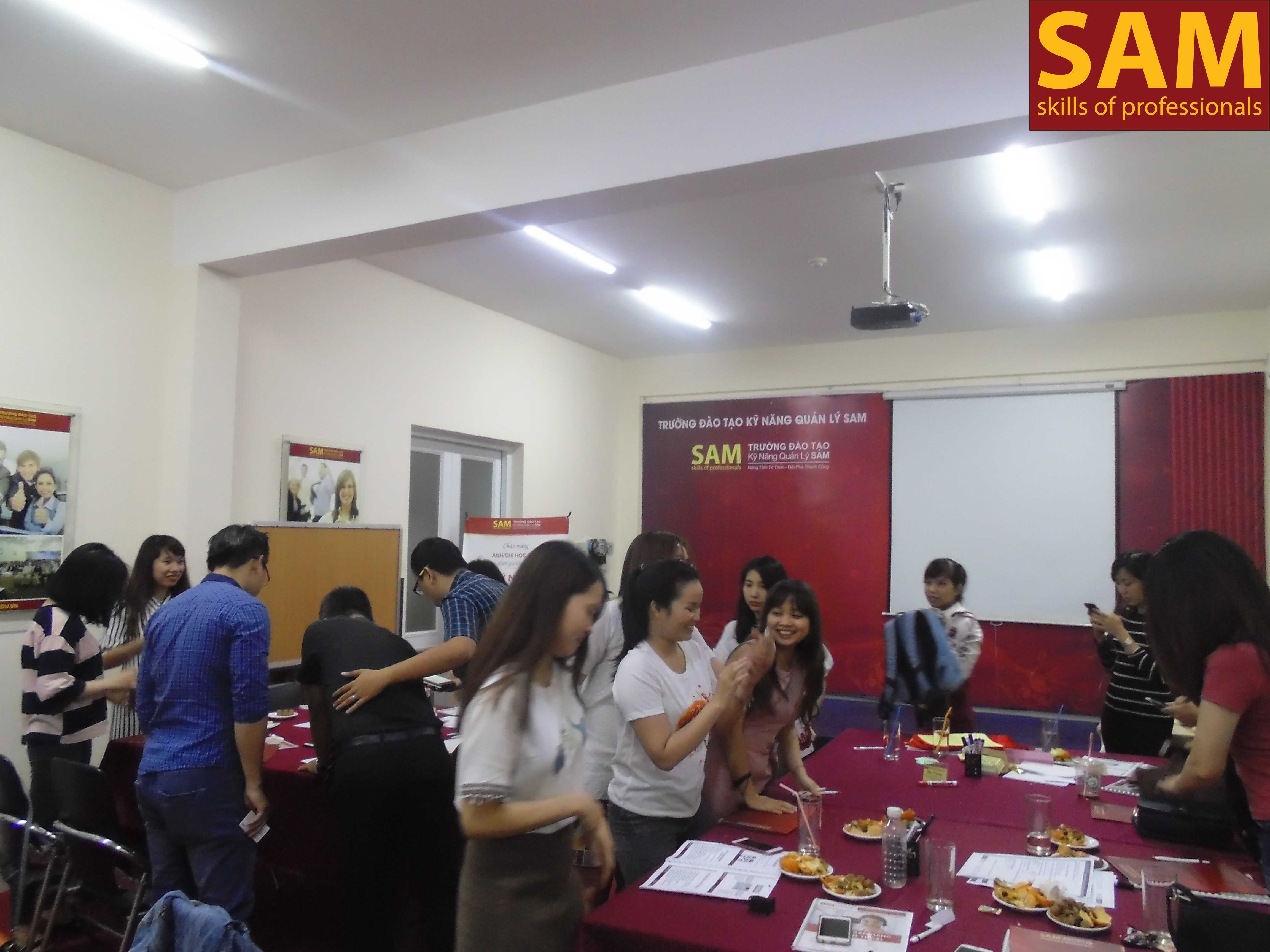 Khóa Đào Tạo " Kỹ Năng Bán Hàng Qua Điện Thoại " Ngày 21,22/4/2018 - ảnh 2